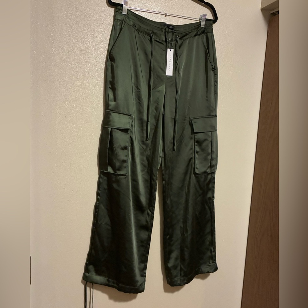 NWT Sanctuary Eve Cargo Pant, olive, Sz 29 !!missing drawstring on right cuff!!